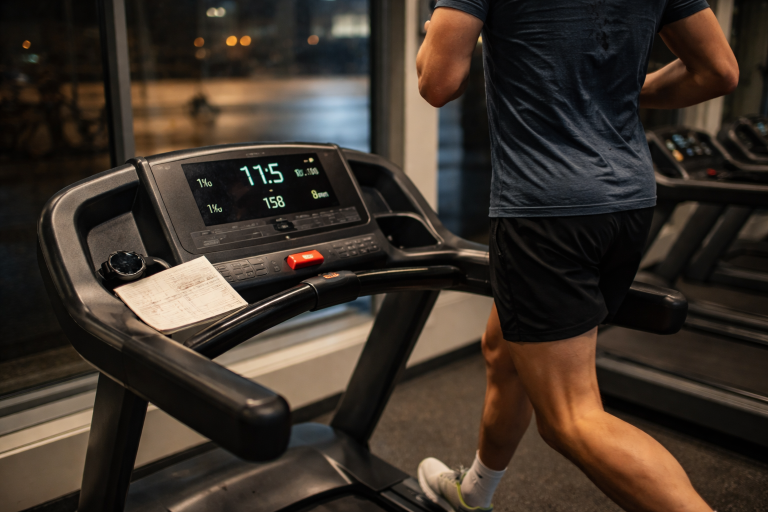 Tæm løbebåndet og ram samme fart som ude